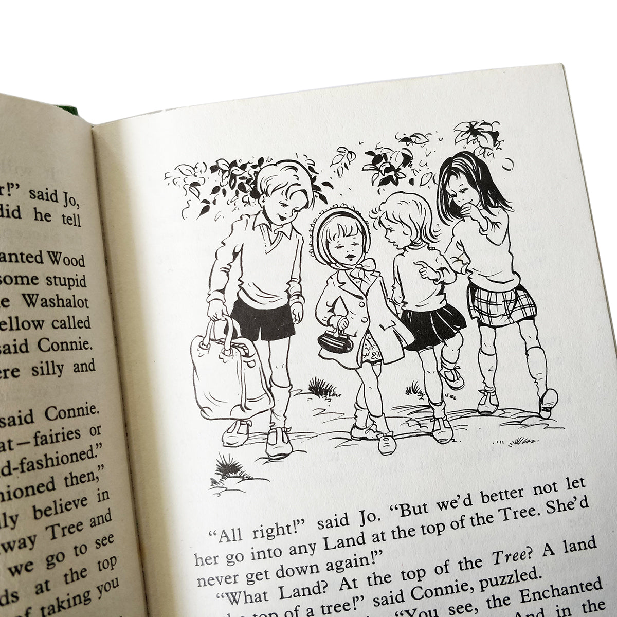 Enid Blyton - The Folk of the Faraway Tree